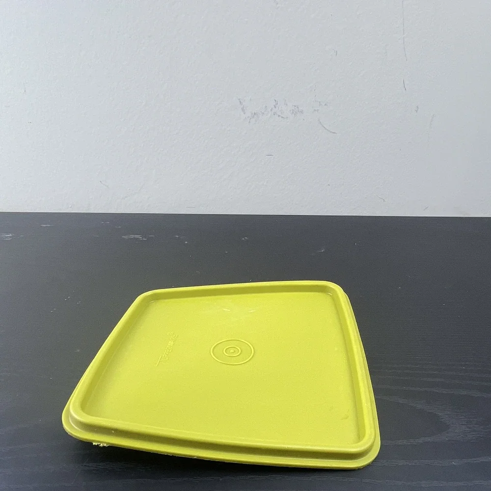 Tupperware 1363-25 Square Snap Replacement Lid Lime Green 6.5